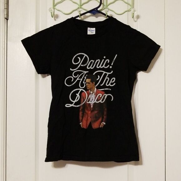 Gildan shirt - Picture 1 of 3